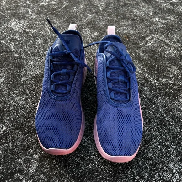 Nike Air Max Motion 2 Navy Pink Blast Size 11 Women’s - Picture 3 of 9